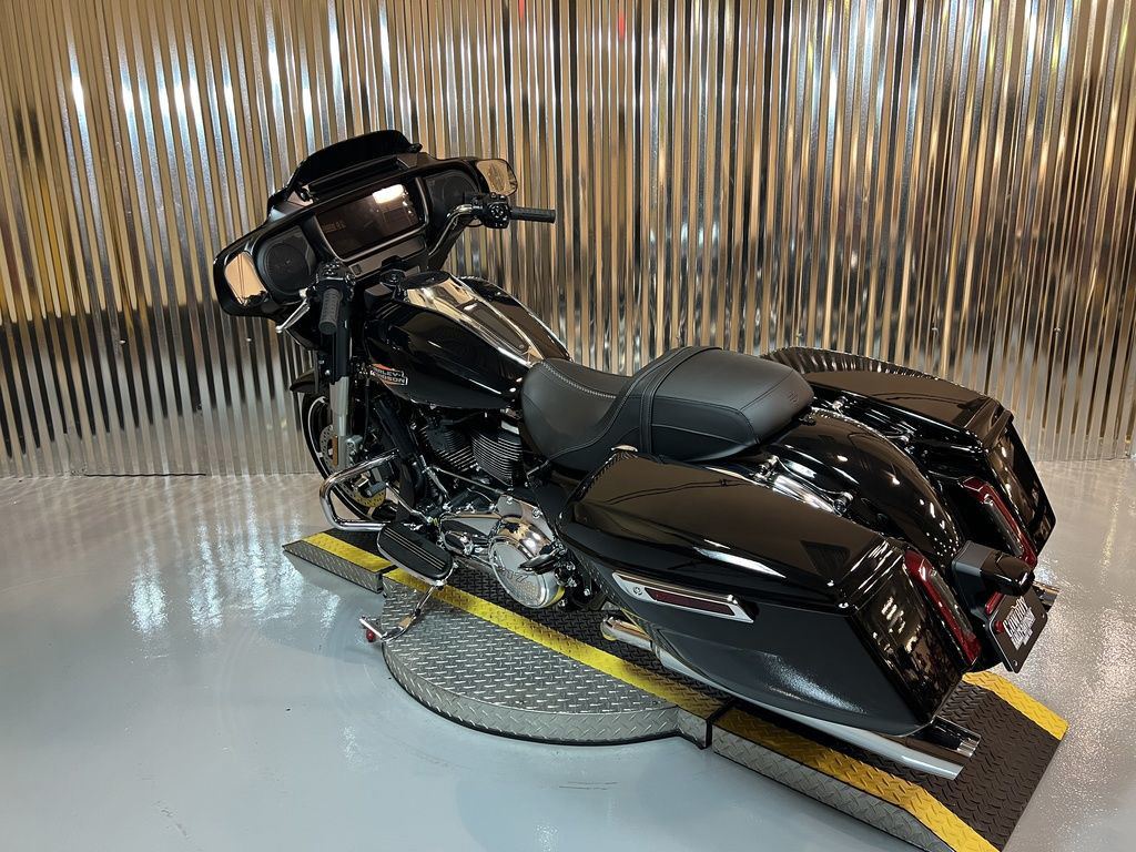 Street Glide®
