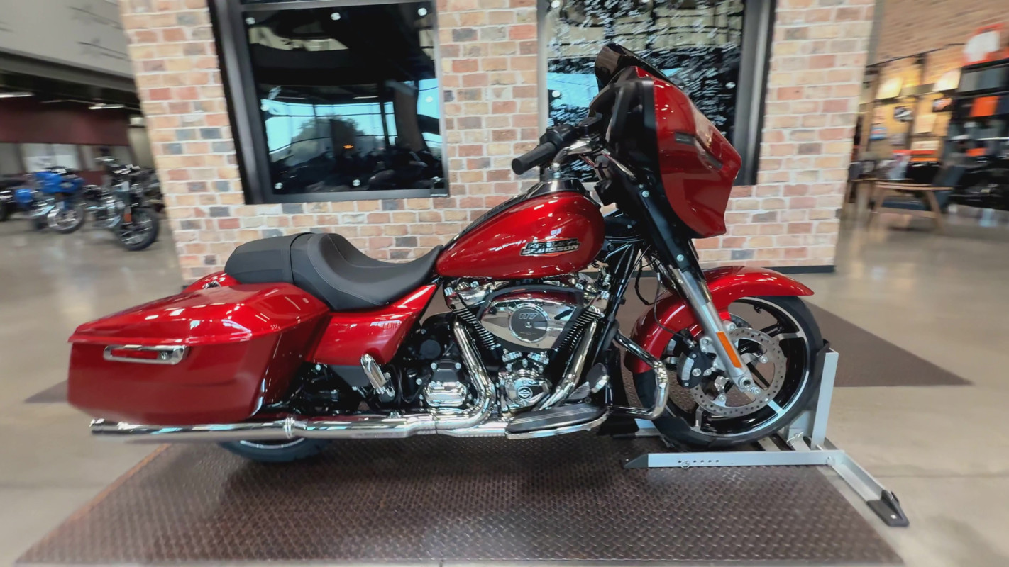 Street Glide®