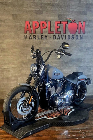 Street Bob®