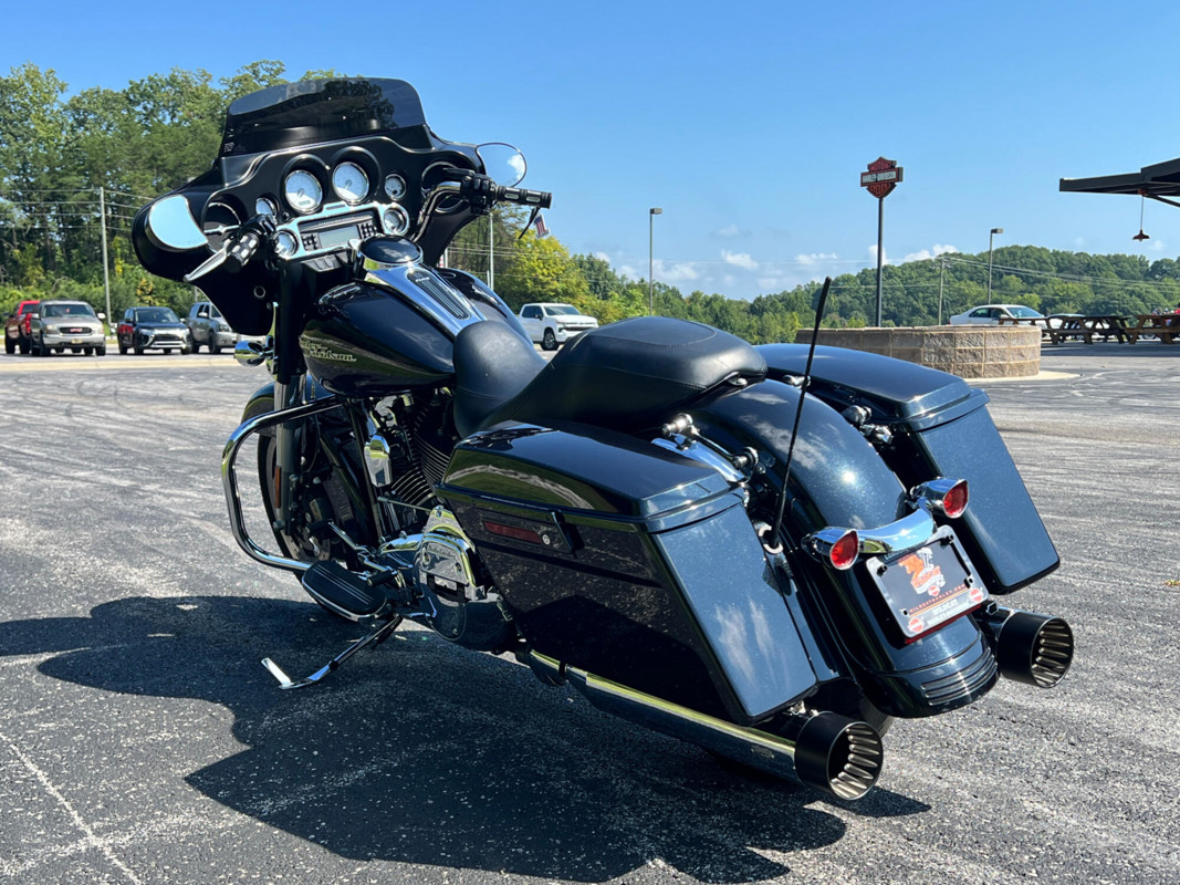Street Glide®