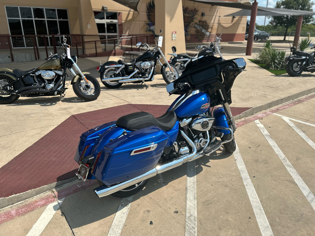 Street Glide®