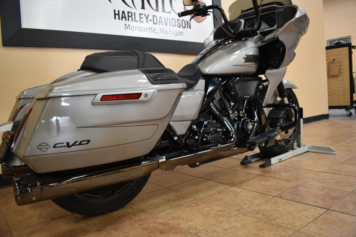 CVO® Road Glide®