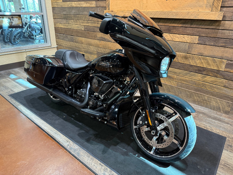 Street Glide®