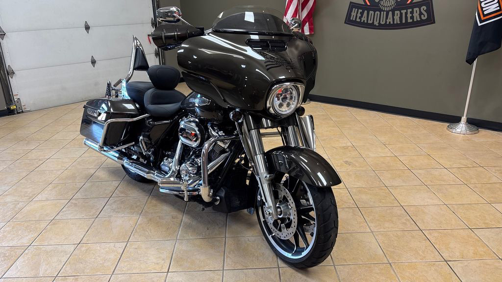 Street Glide®