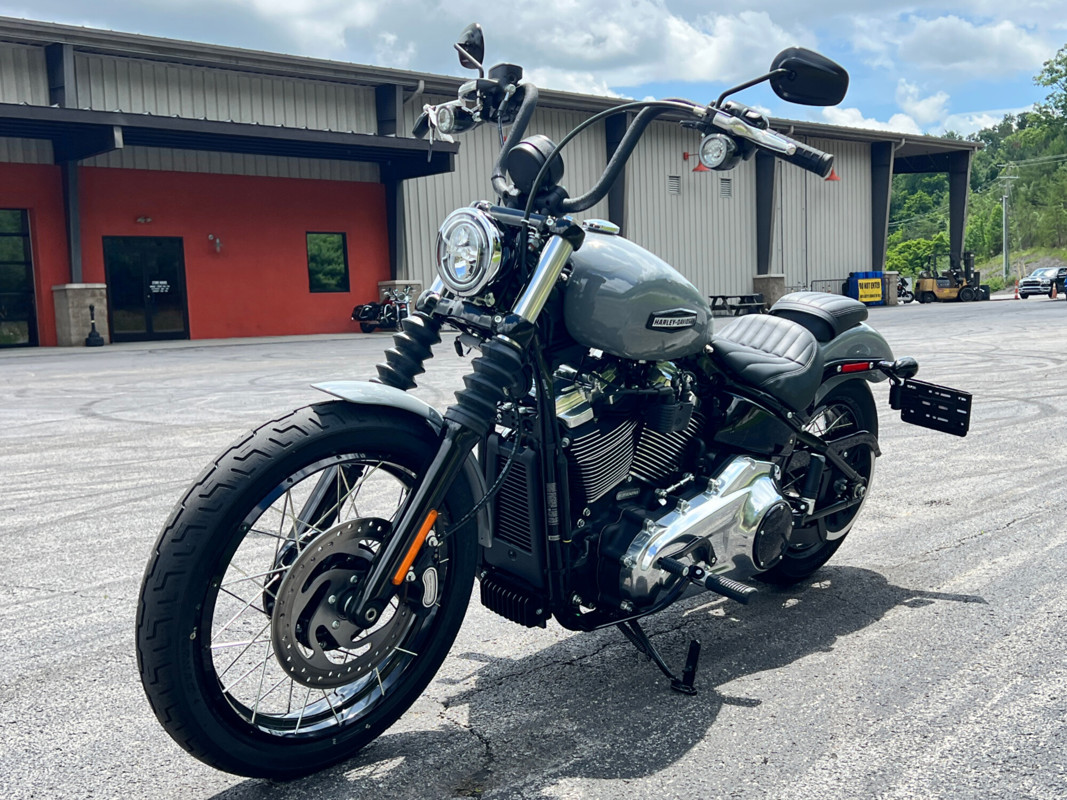 Street Bob®