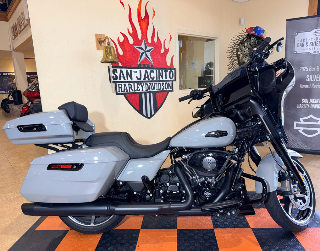 Street Glide®