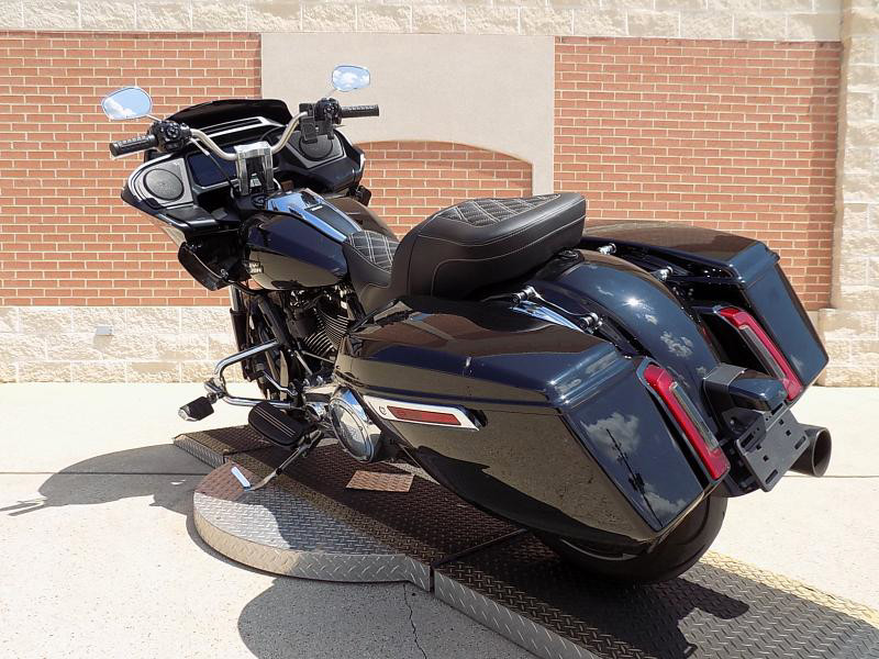 Road Glide®