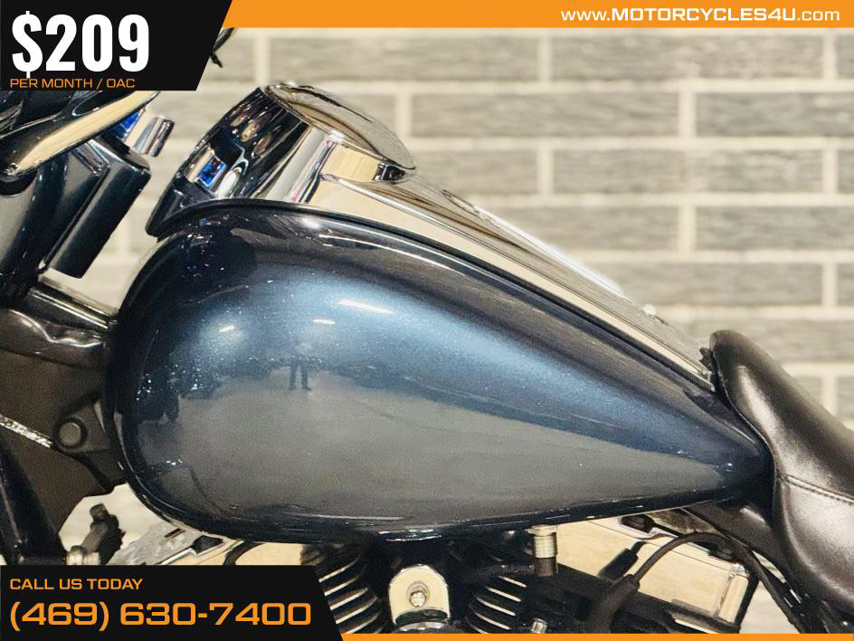Street Glide®