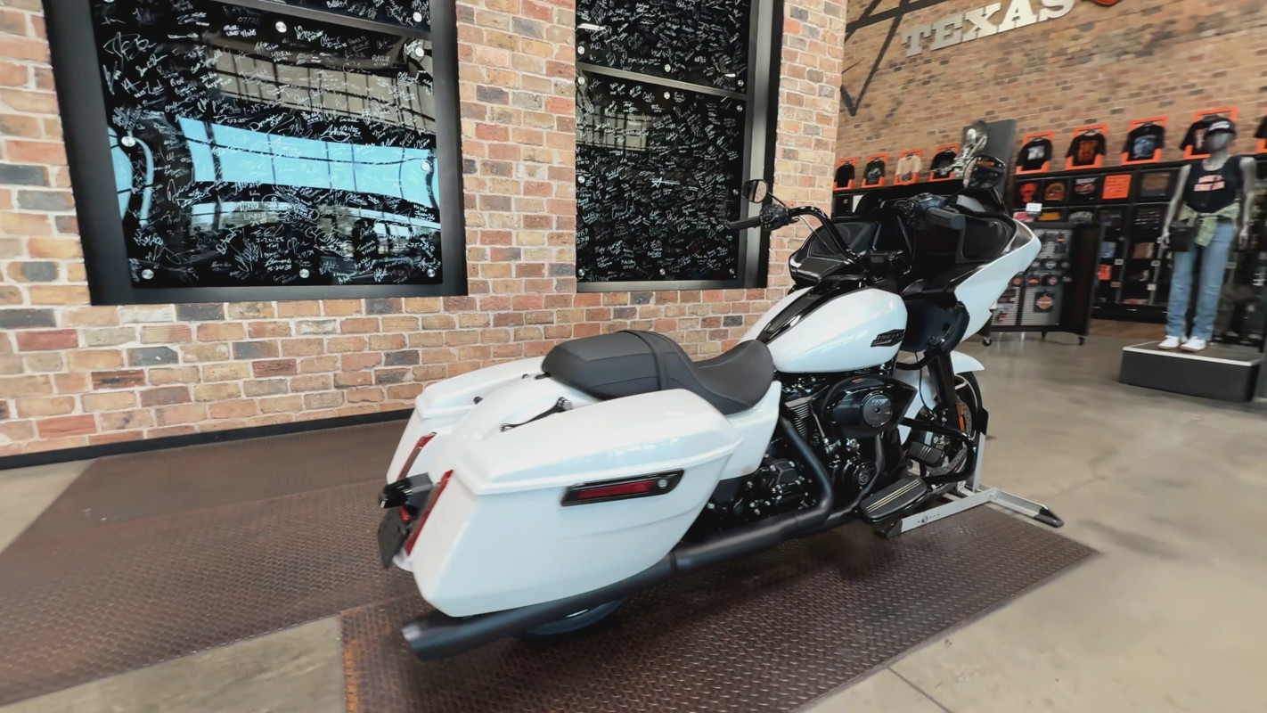 Road Glide®