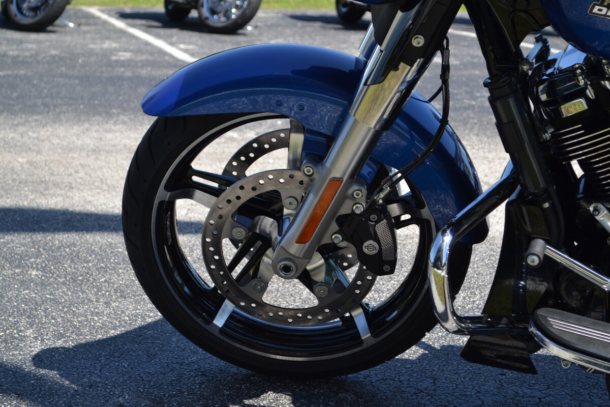 Street Glide®