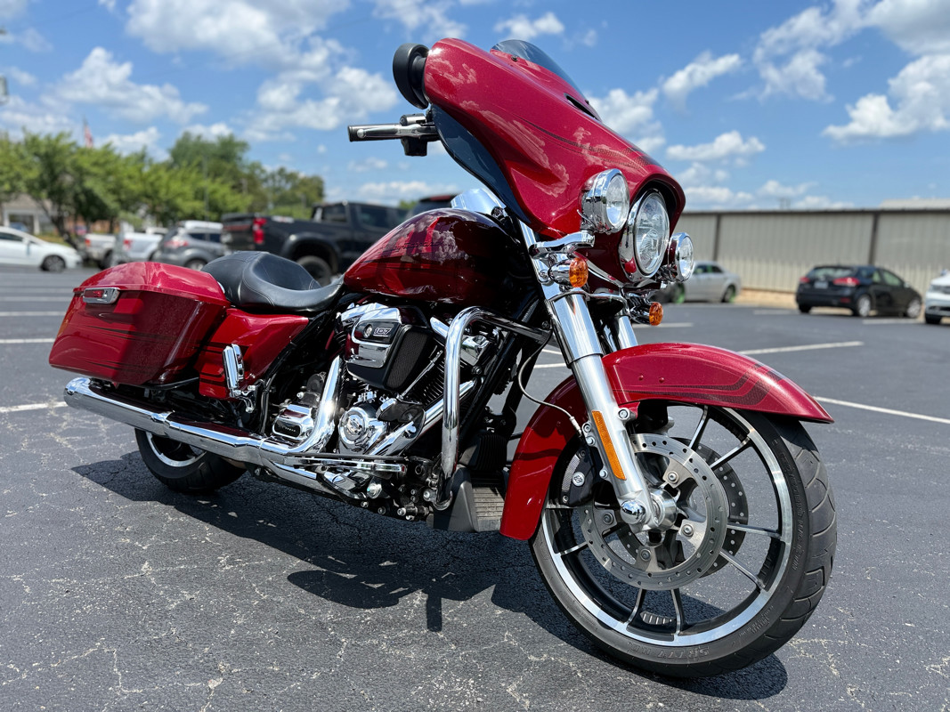 Street Glide®