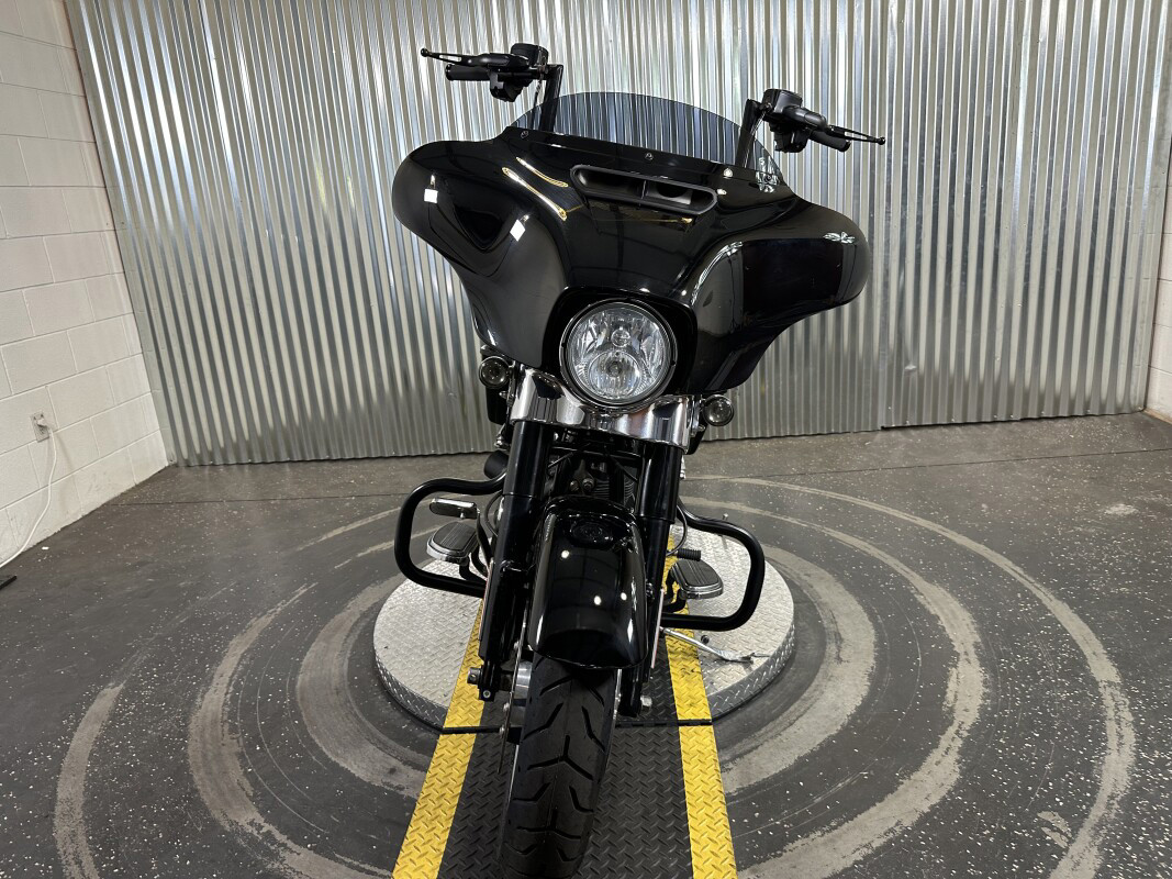 Street Glide®