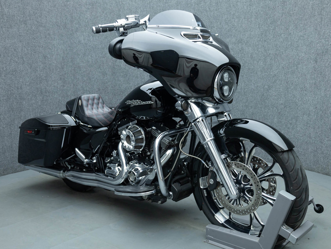 Street Glide®