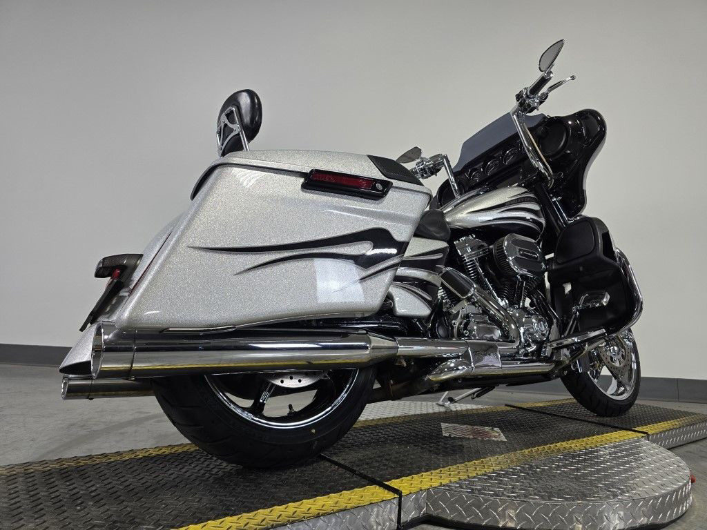 CVO® Street Glide®