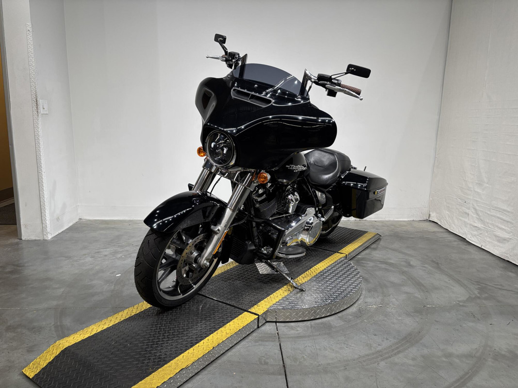 Street Glide®