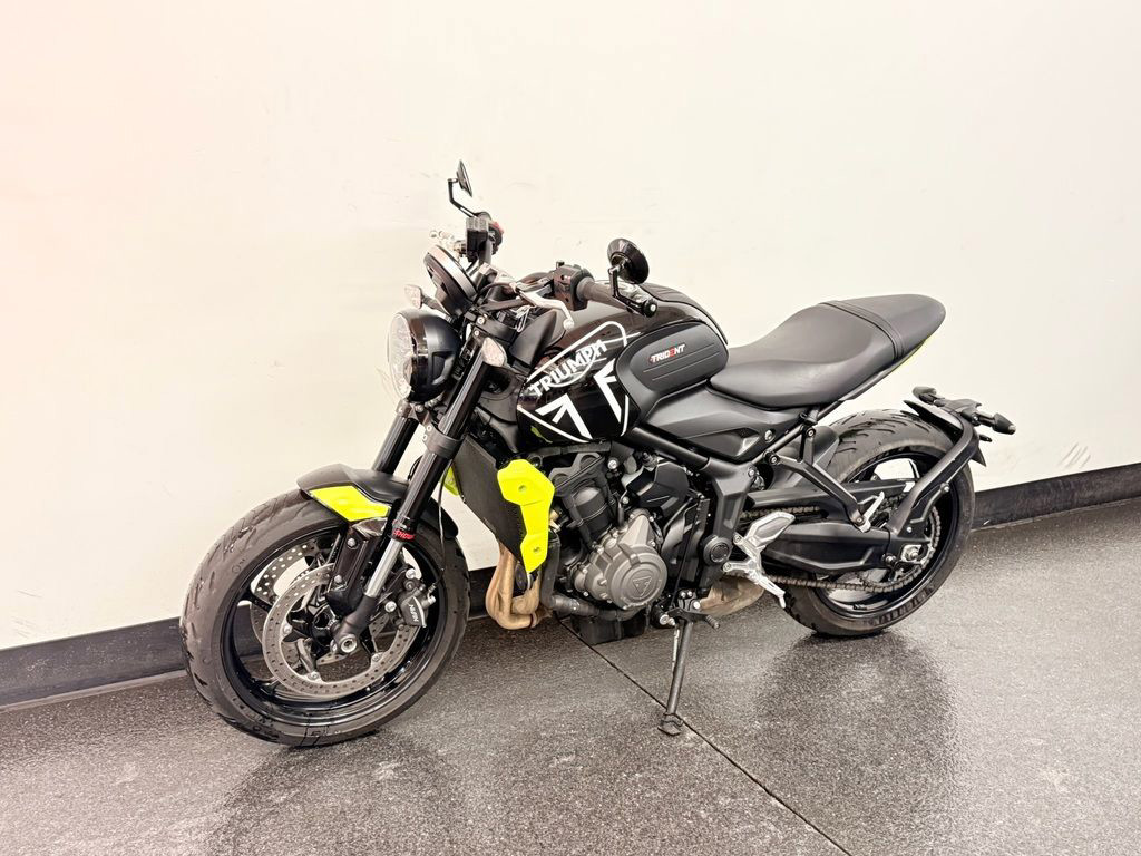 Trident 660
