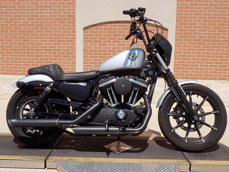 Iron 883®
