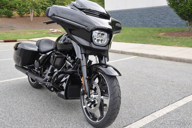 Street Glide®