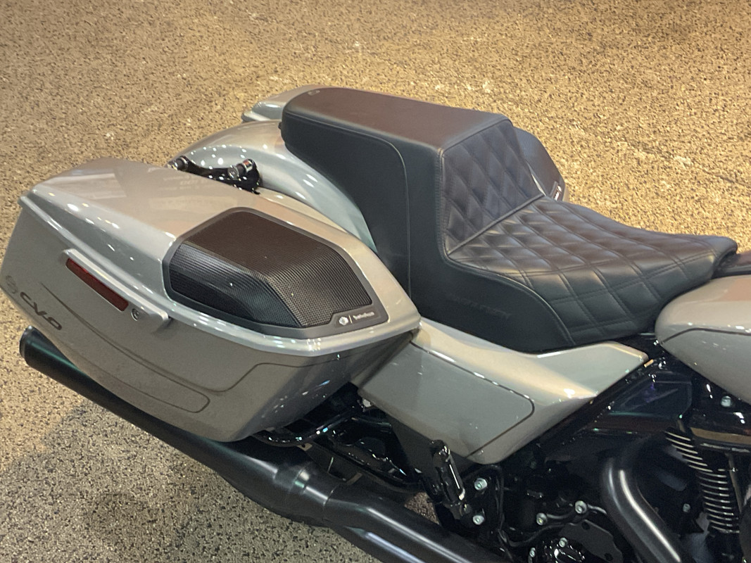 CVO® Road Glide®