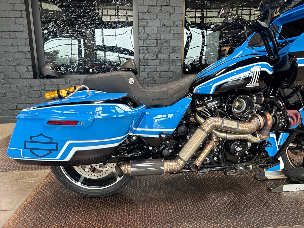 Road Glide®