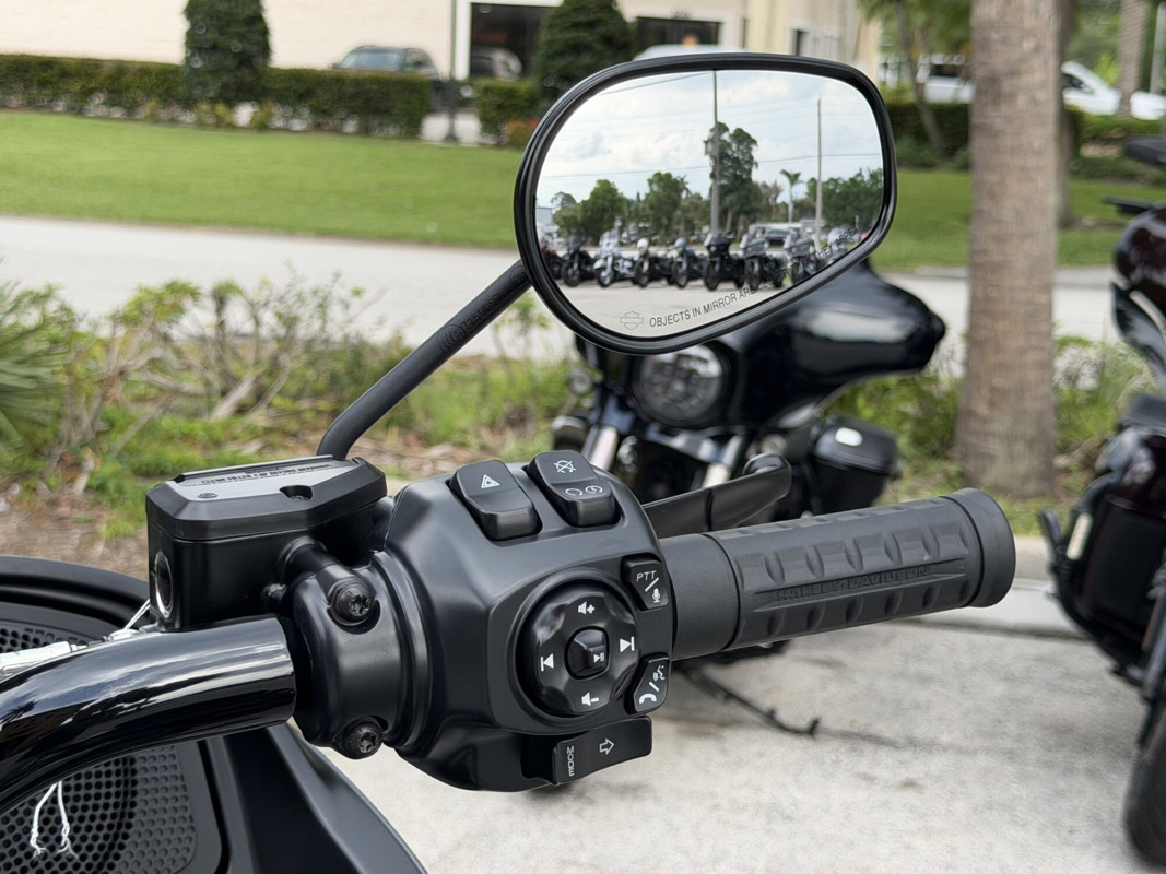 Road Glide®