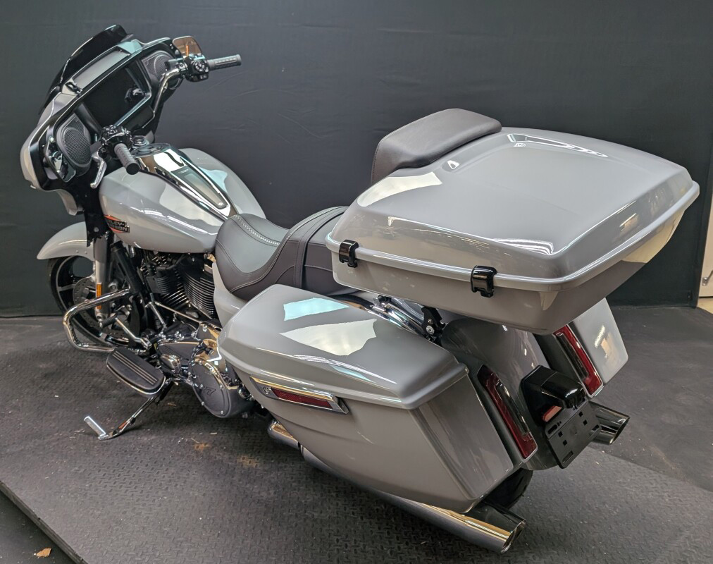 Street Glide®