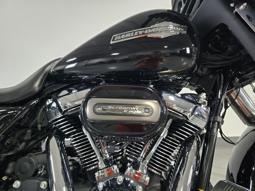 Street Glide®