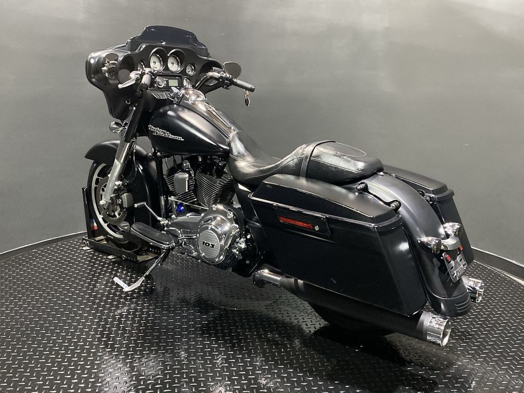 Street Glide®