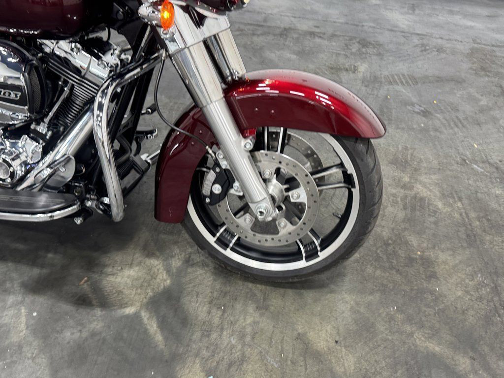 Street Glide®