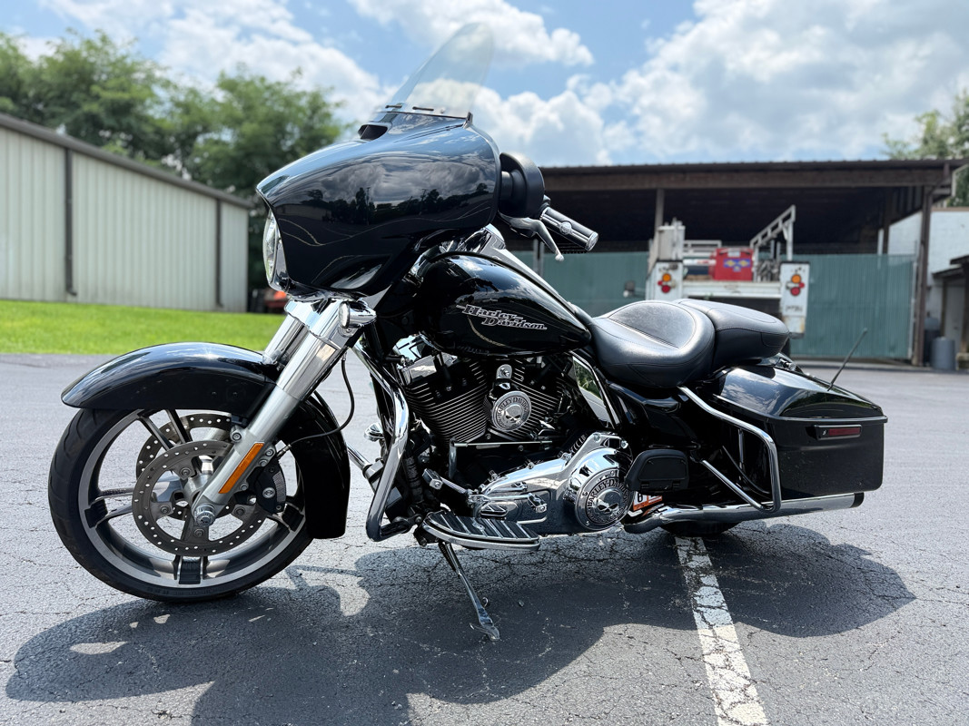 Street Glide®
