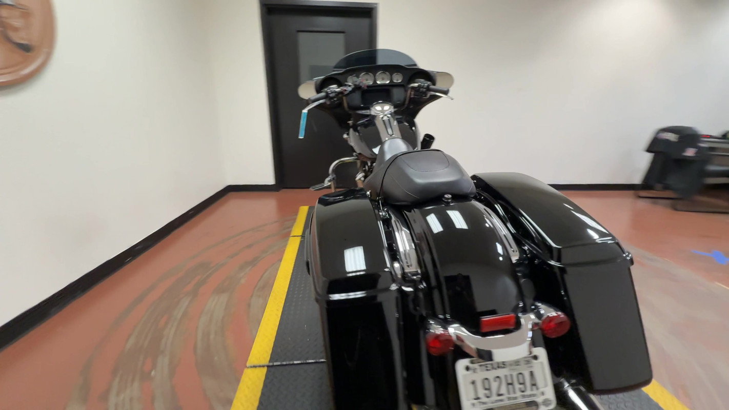 Street Glide®