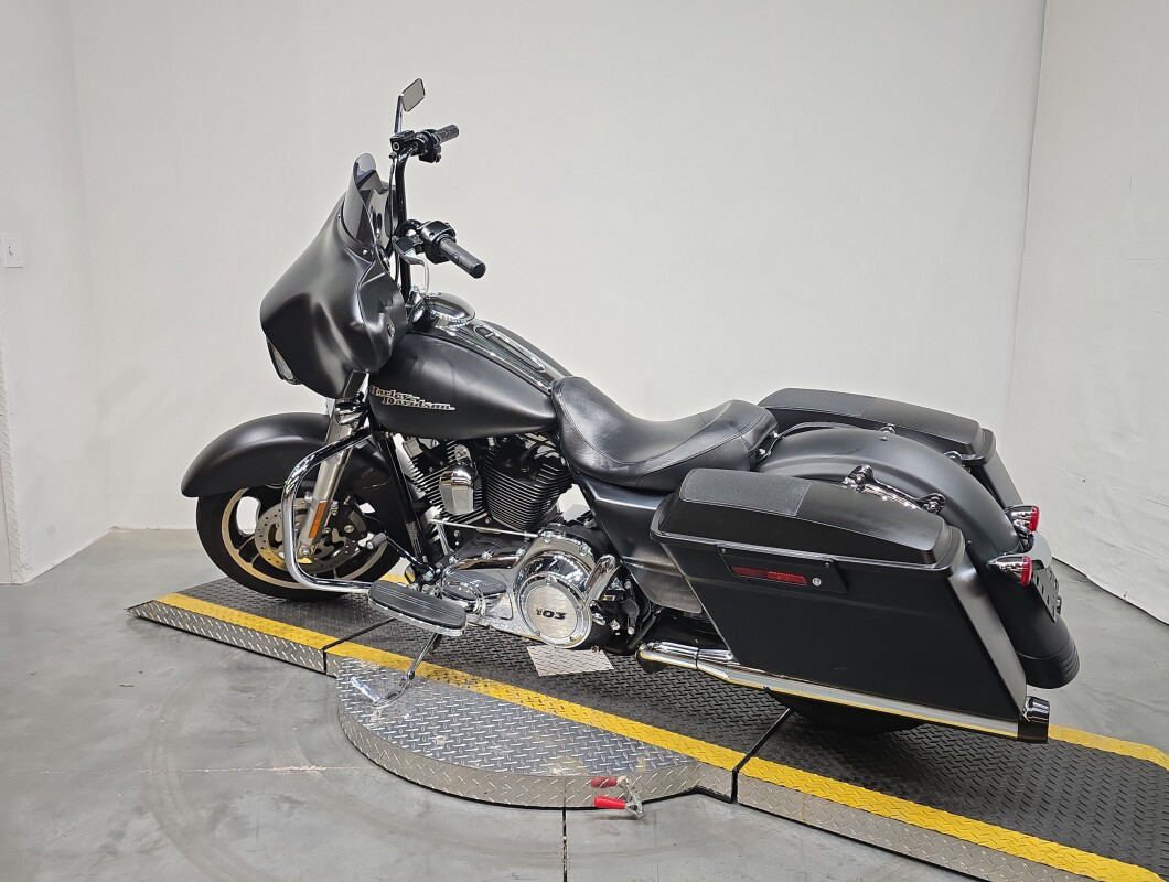 Street Glide®