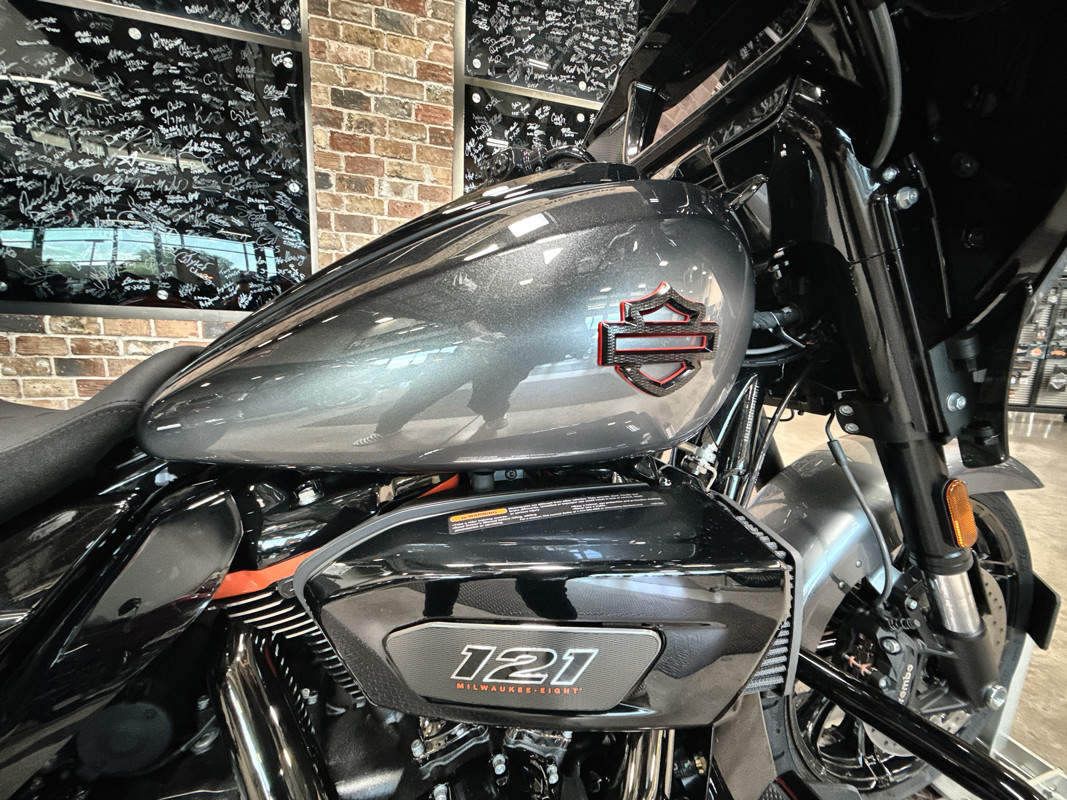 CVO® Street Glide®