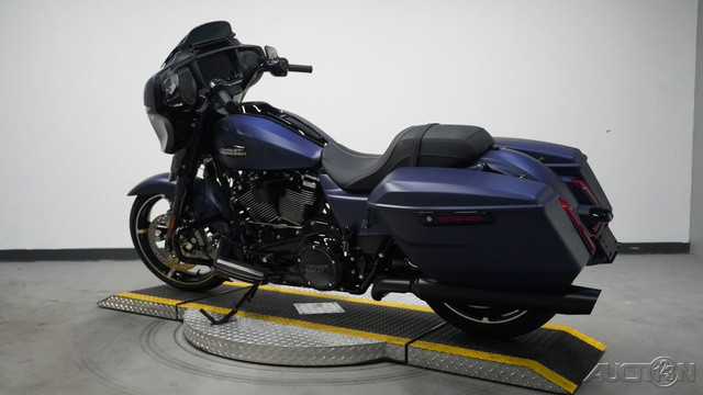 Street Glide®