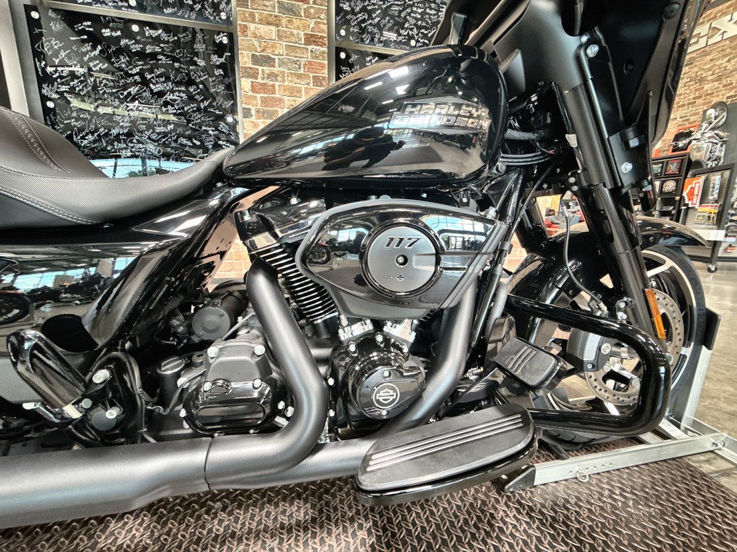 Street Glide®