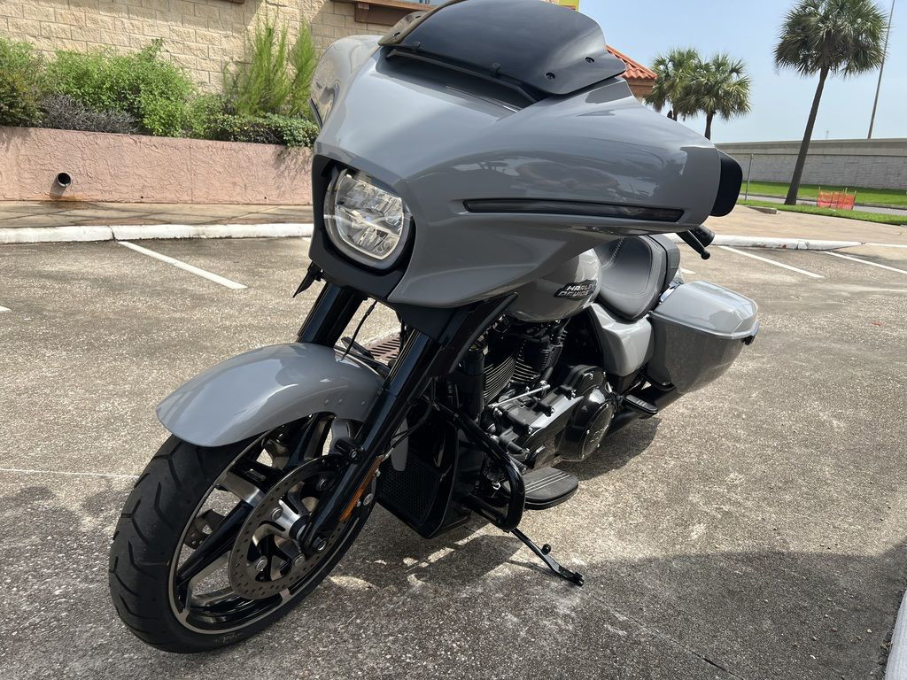 Street Glide®