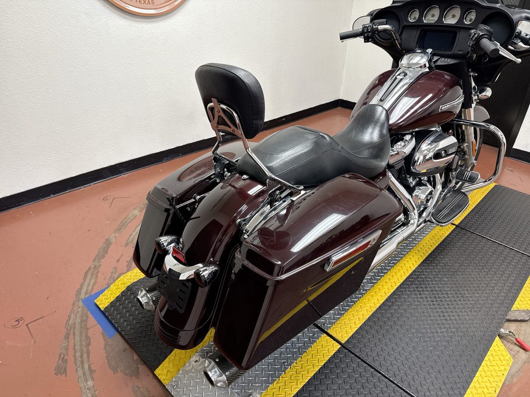 Street Glide®