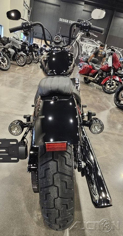 Street Bob®