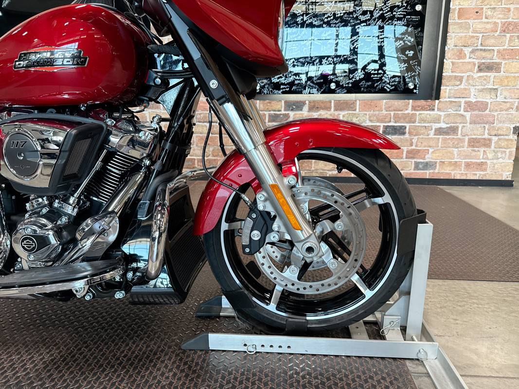 Street Glide®