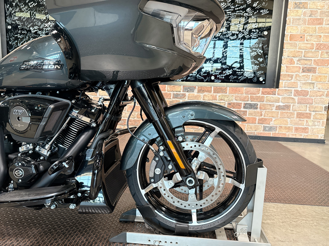 Road Glide®