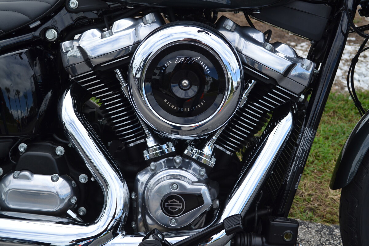 Street Bob®