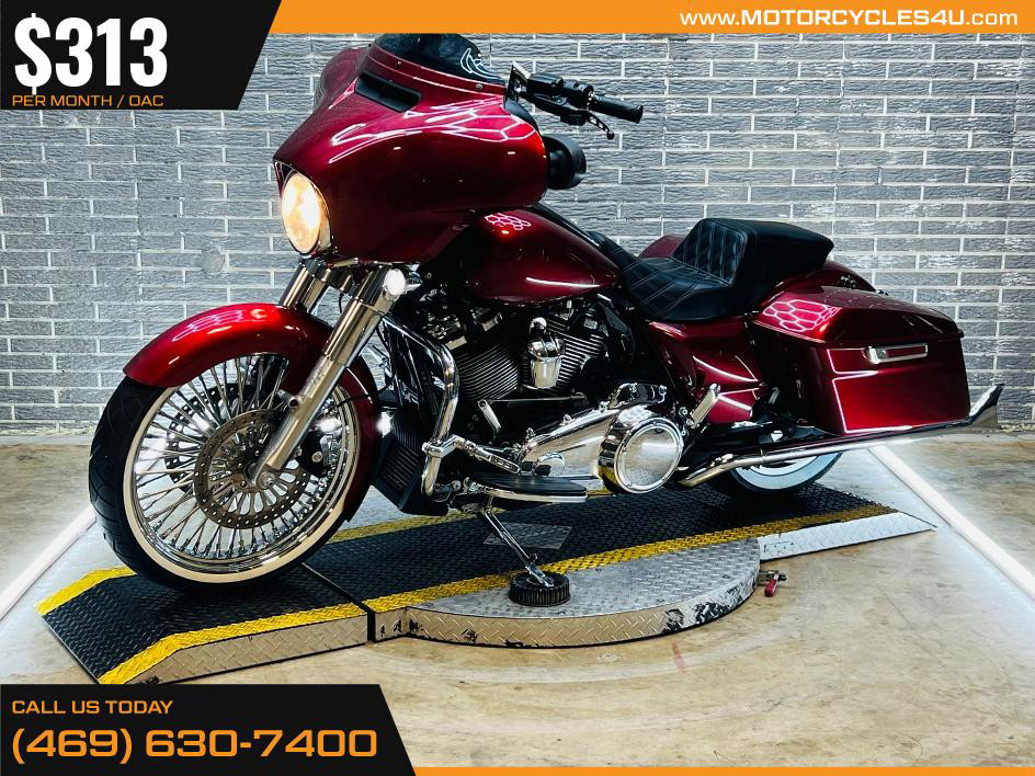 Street Glide®