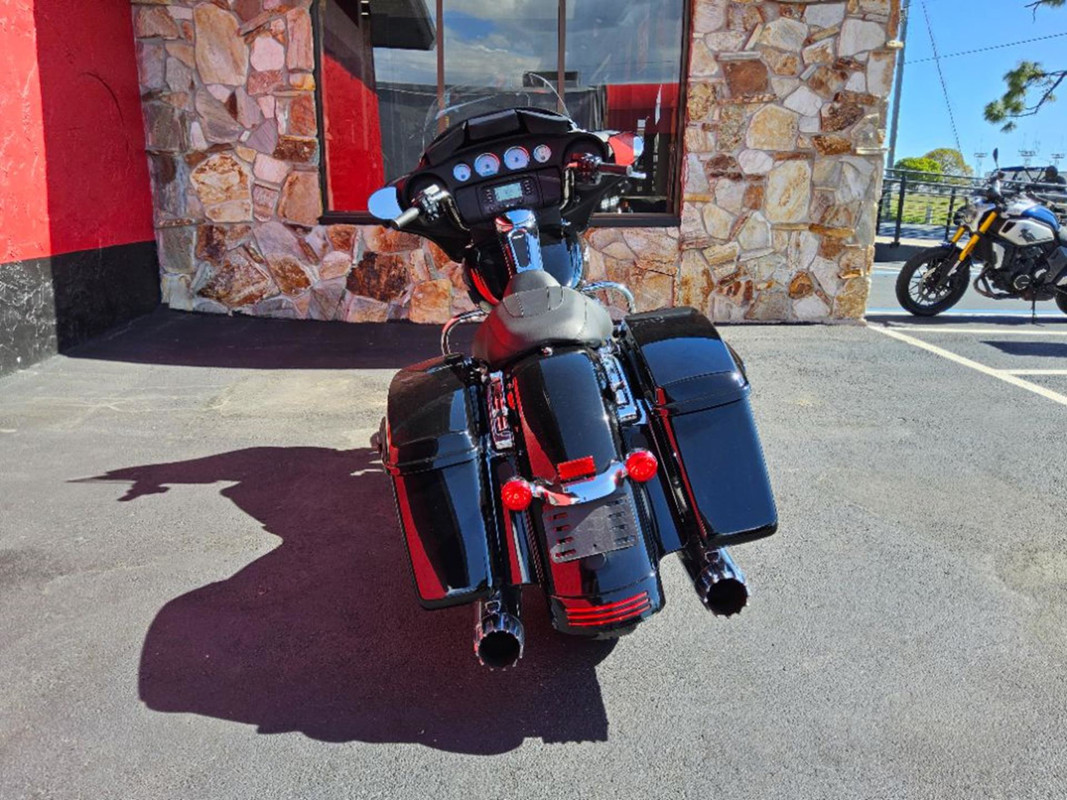 Street Glide®