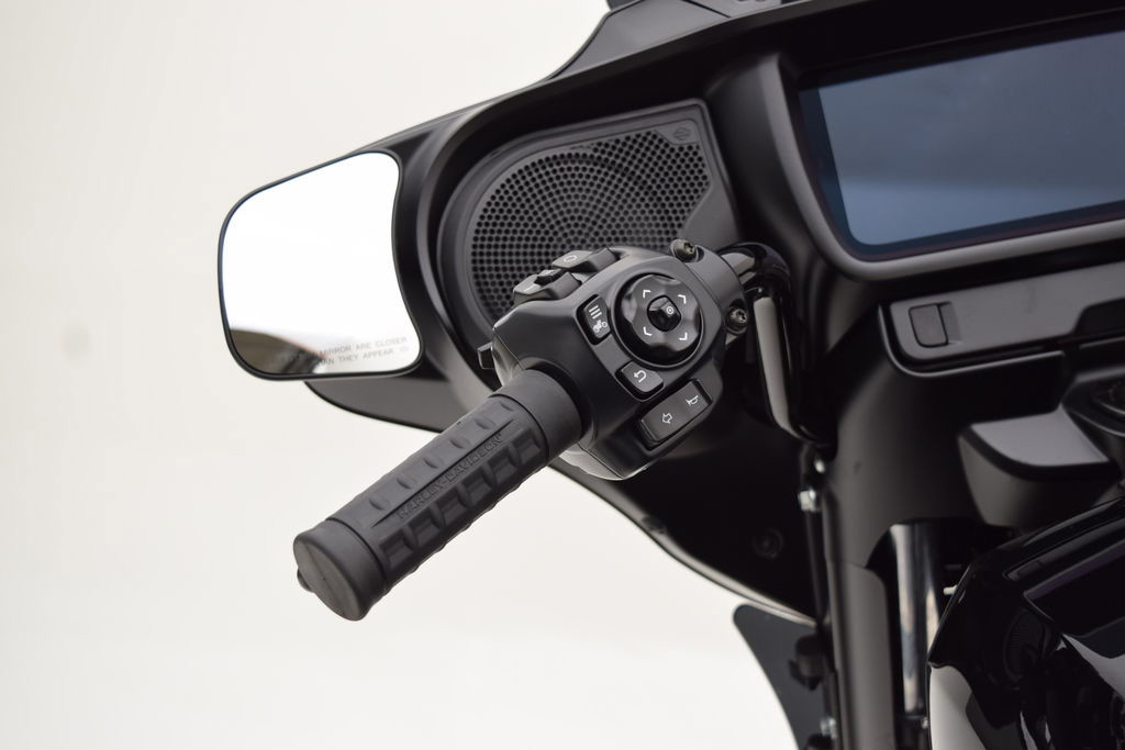 Street Glide®