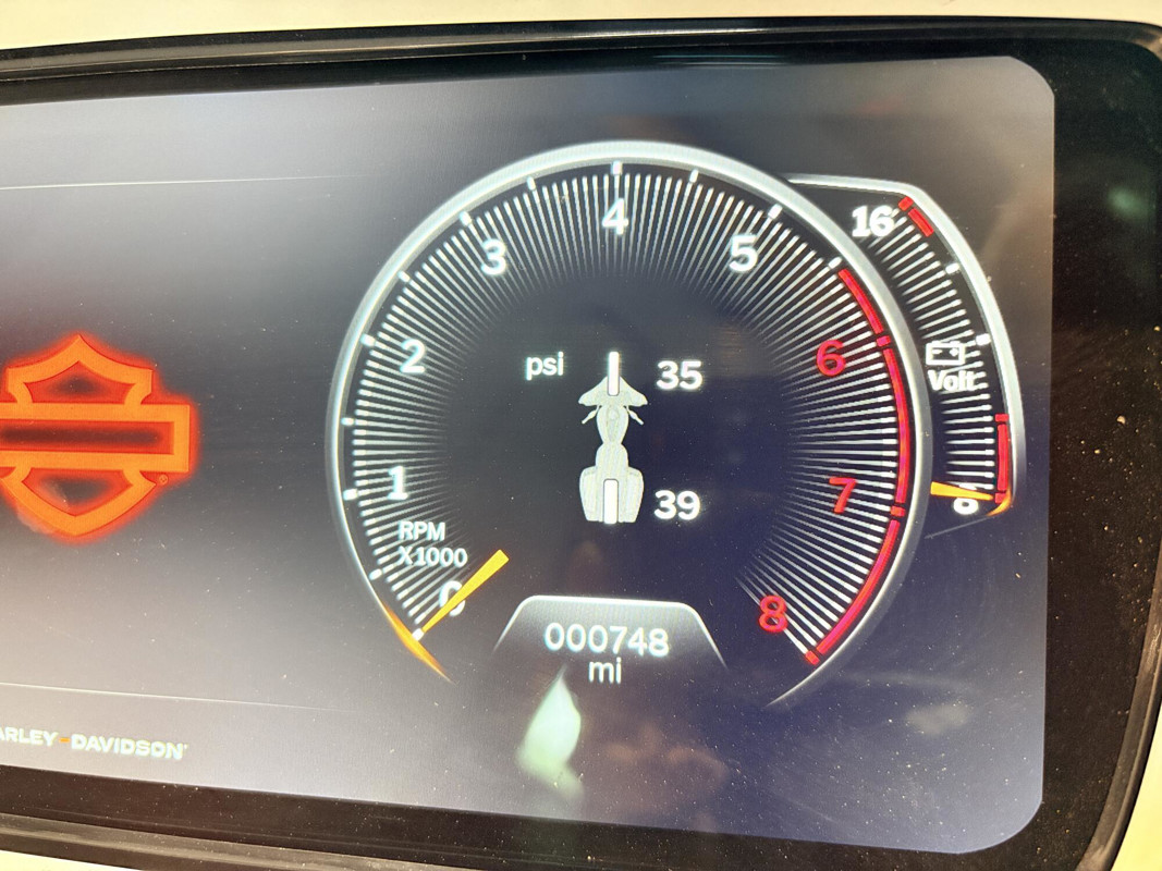 Street Glide®