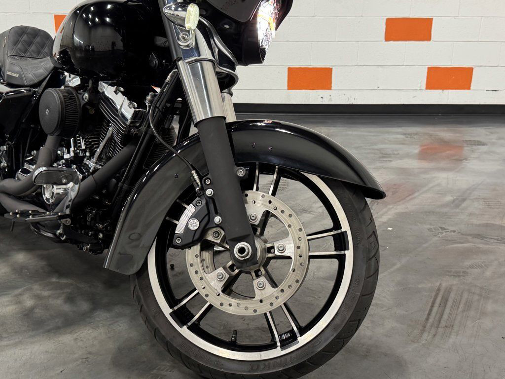 Street Glide®