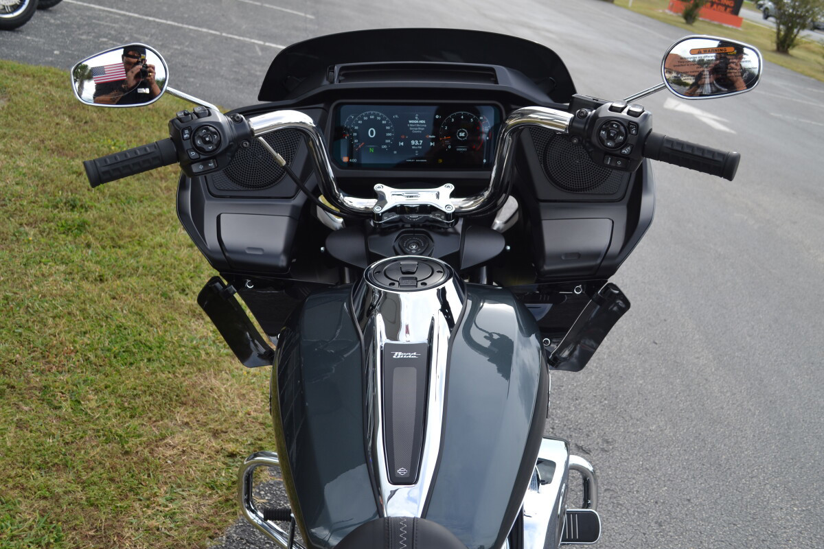 Road Glide®