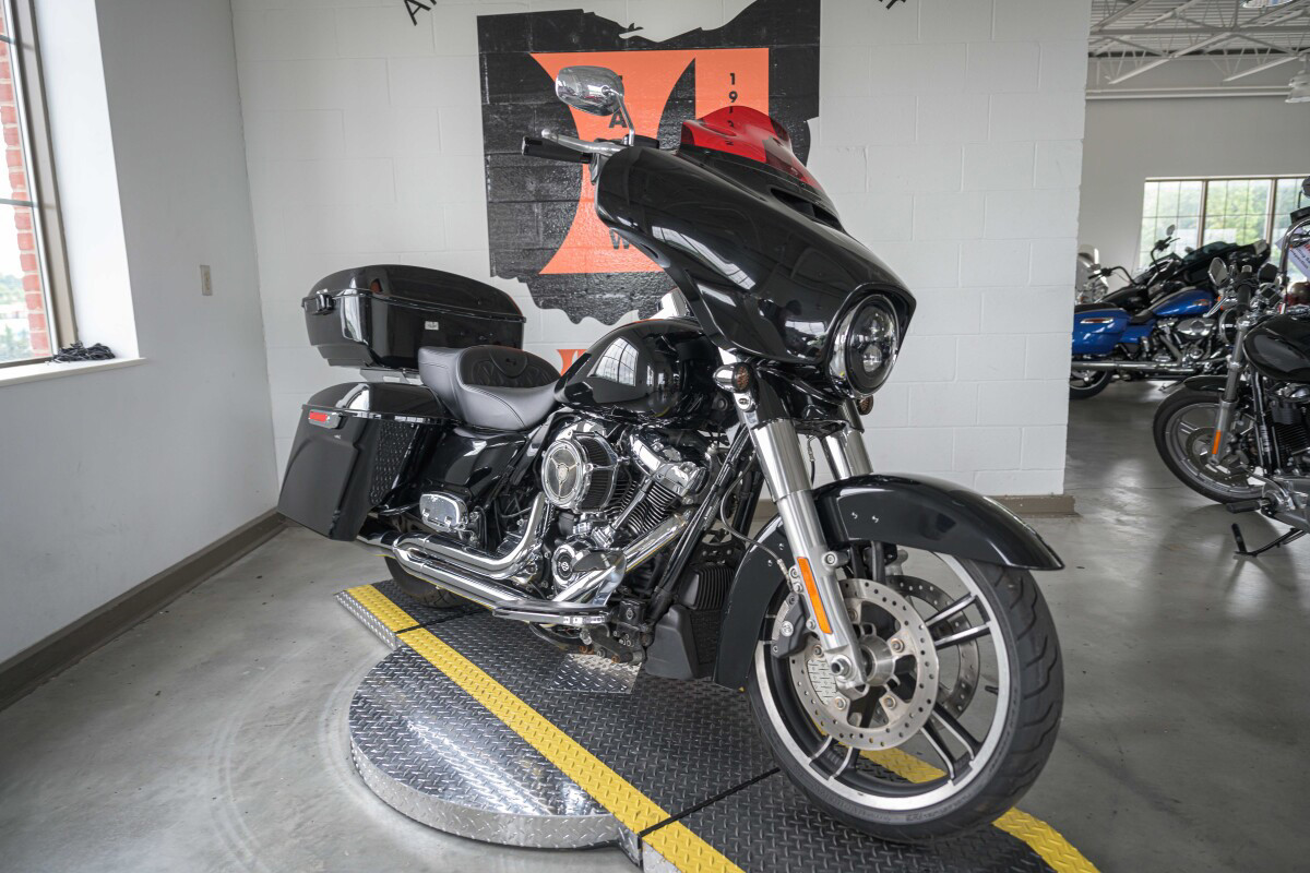 Street Glide®