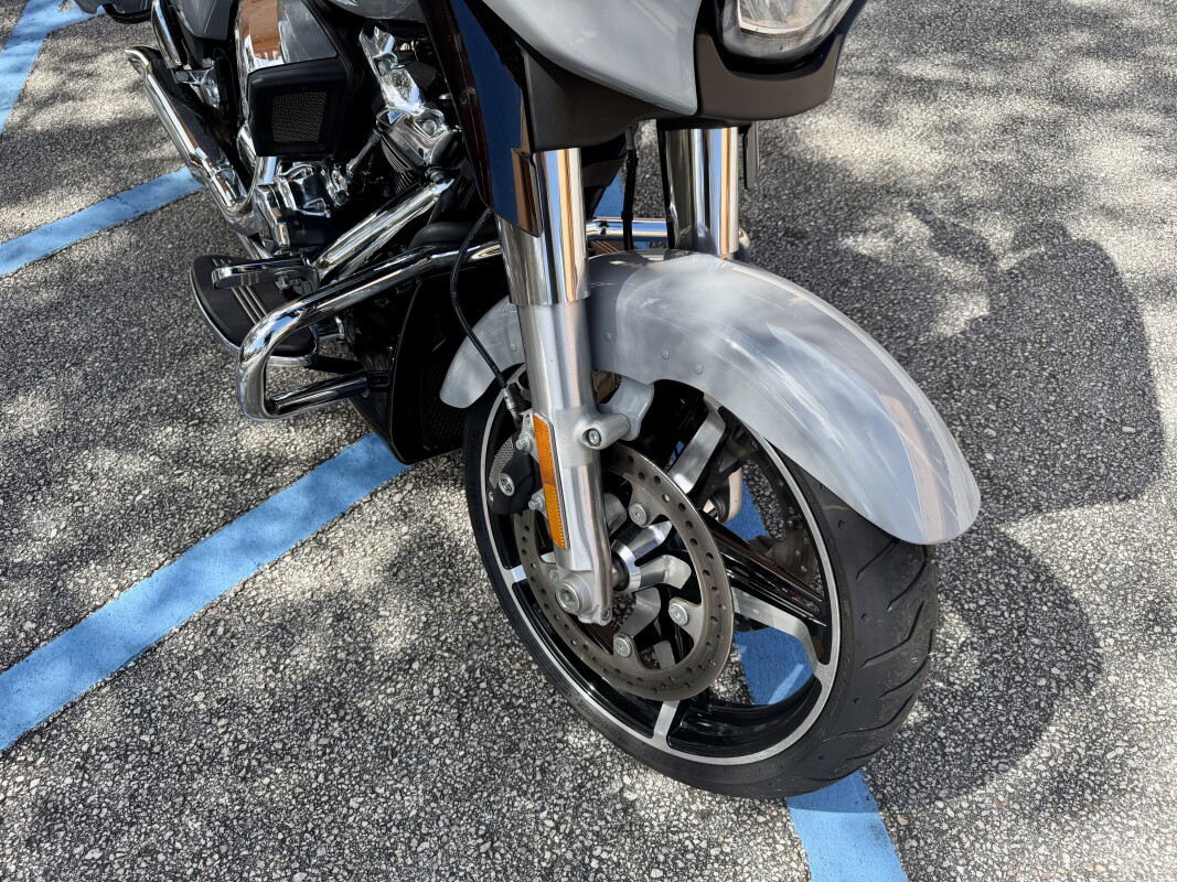Street Glide®