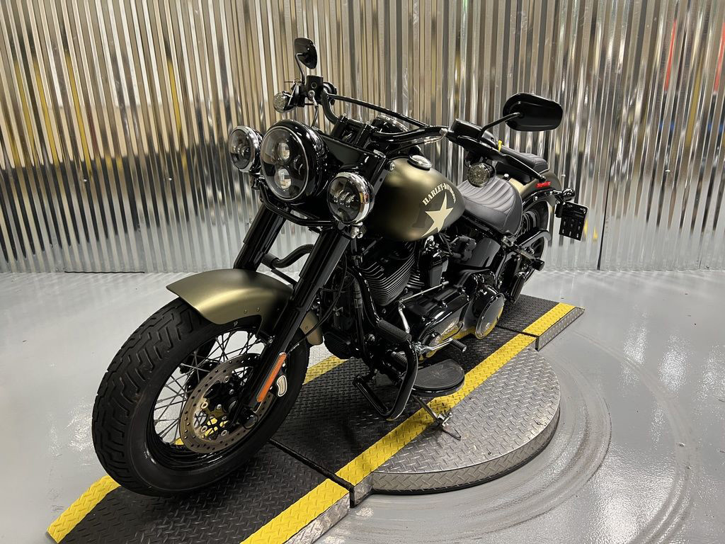 Softail® Slim® S